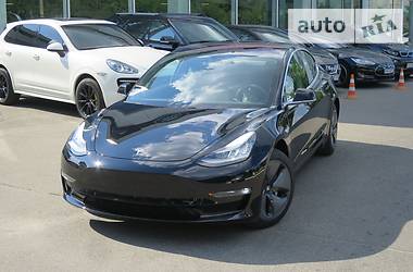 Седан Tesla Model 3 2018 в Киеве