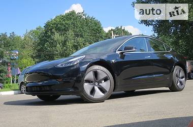 Седан Tesla Model 3 2018 в Киеве