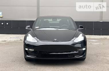 Седан Tesla Model 3 2018 в Киеве