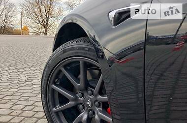 Хетчбек Tesla Model 3 2018 в 
