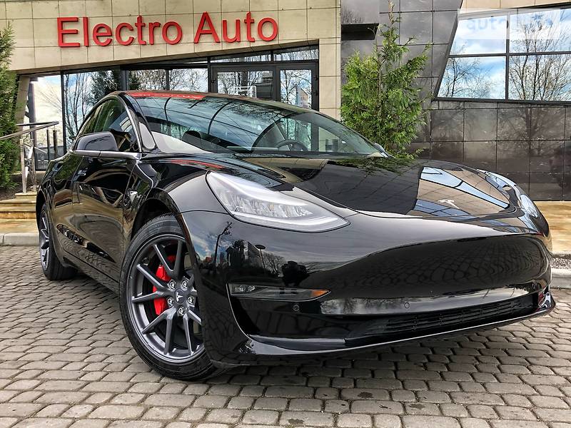 Хетчбек Tesla Model 3 2018 в 