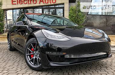 Хетчбек Tesla Model 3 2018 в 