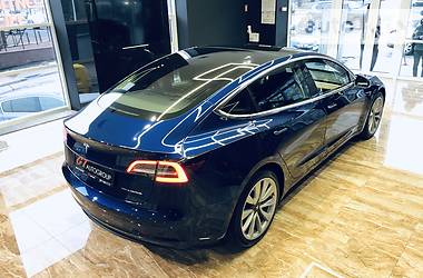 Седан Tesla Model 3 2018 в 