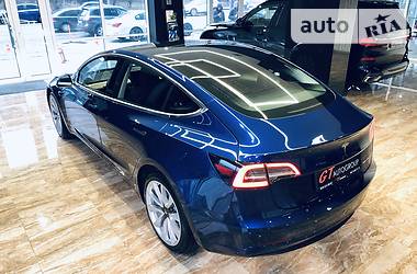 Седан Tesla Model 3 2018 в 