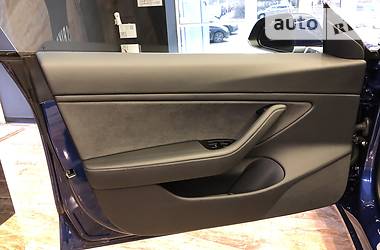 Седан Tesla Model 3 2018 в 
