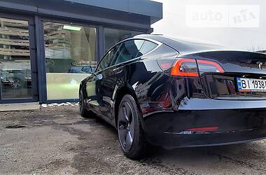 Седан Tesla Model 3 2018 в 