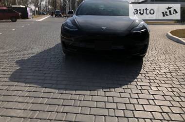 Седан Tesla Model 3 2018 в 
