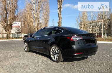 Седан Tesla Model 3 2018 в 