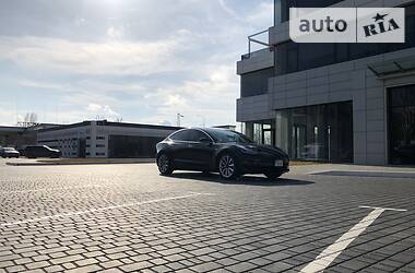 Седан Tesla Model 3 2018 в 