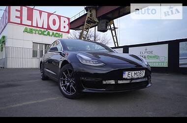 Седан Tesla Model 3 2018 в 