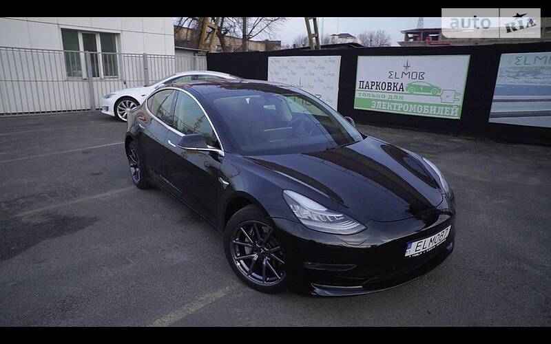 Седан Tesla Model 3 2018 в Києві