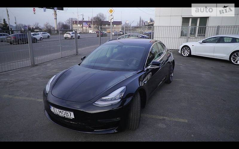 Седан Tesla Model 3 2018 в Києві
