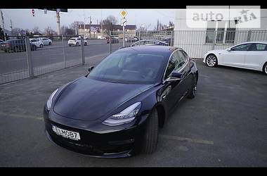Седан Tesla Model 3 2018 в 