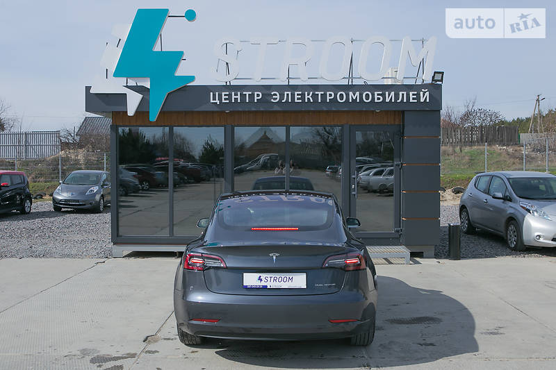 Седан Tesla Model 3 2018 в Харкові