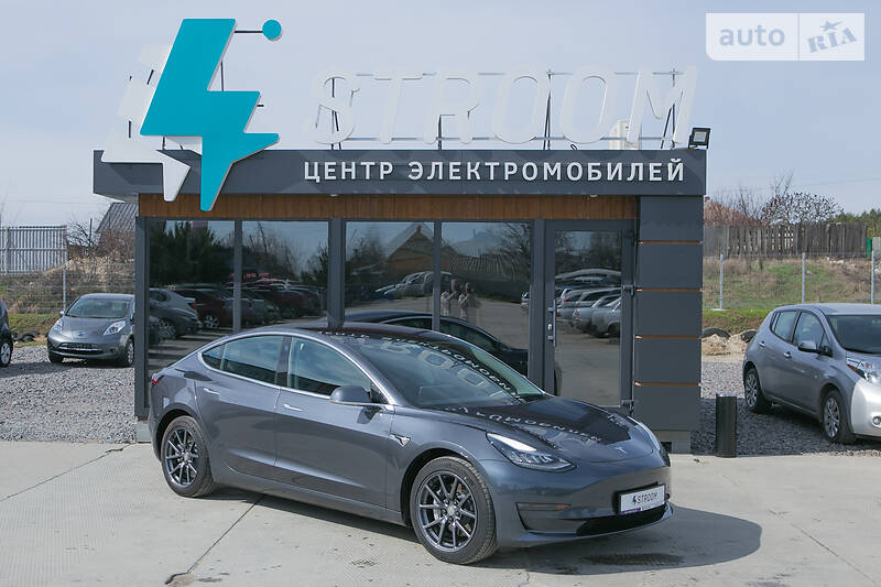 Седан Tesla Model 3 2018 в Харкові