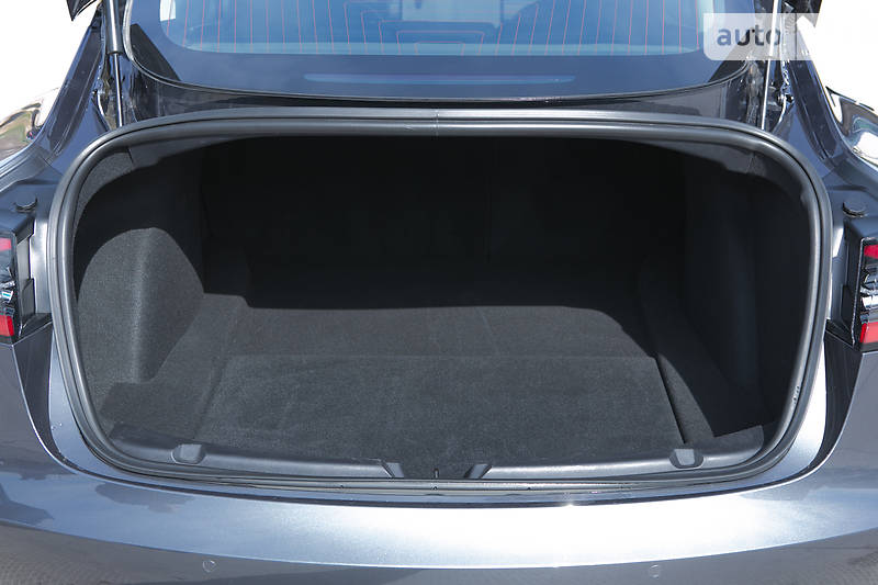 Седан Tesla Model 3 2018 в Харкові