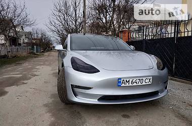 Седан Tesla Model 3 2018 в Житомирі