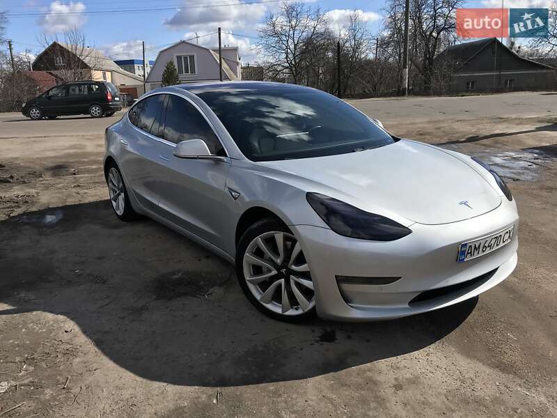 Седан Tesla Model 3 2018 в Житомире