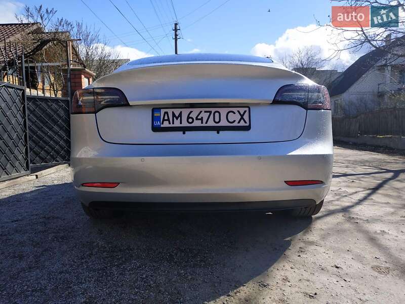 Седан Tesla Model 3 2018 в Житомире