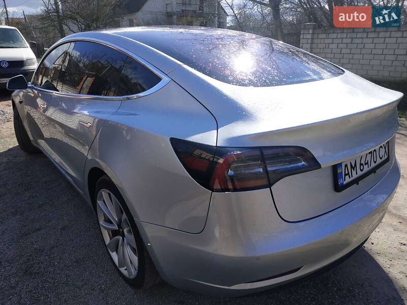 Седан Tesla Model 3 2018 в Житомире