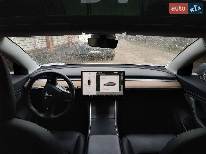 Седан Tesla Model 3 2018 в Житомире