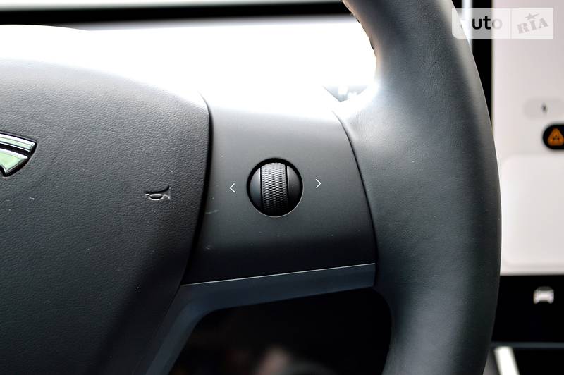 Седан Tesla Model 3 2019 в Одесі