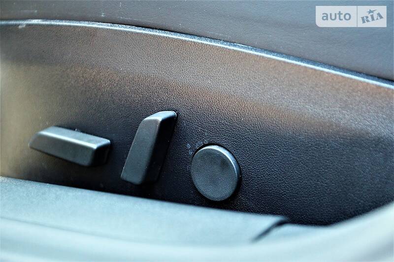 Седан Tesla Model 3 2019 в Києві