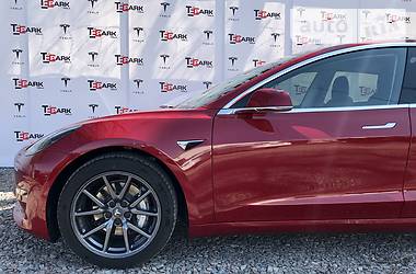 Седан Tesla Model 3 2018 в Киеве