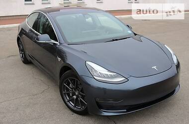 Седан Tesla Model 3 2018 в 