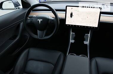 Седан Tesla Model 3 2018 в 