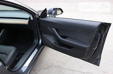 Седан Tesla Model 3 2018 в 