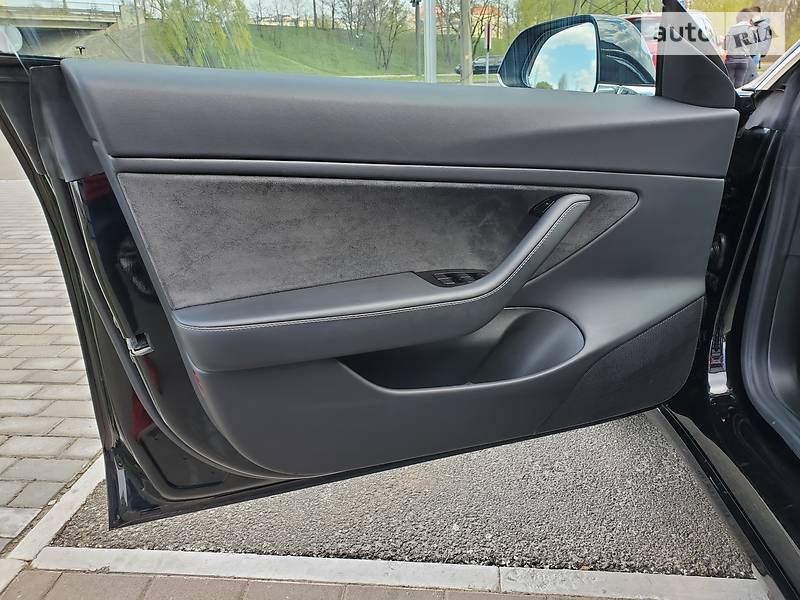 Седан Tesla Model 3 2019 в Києві