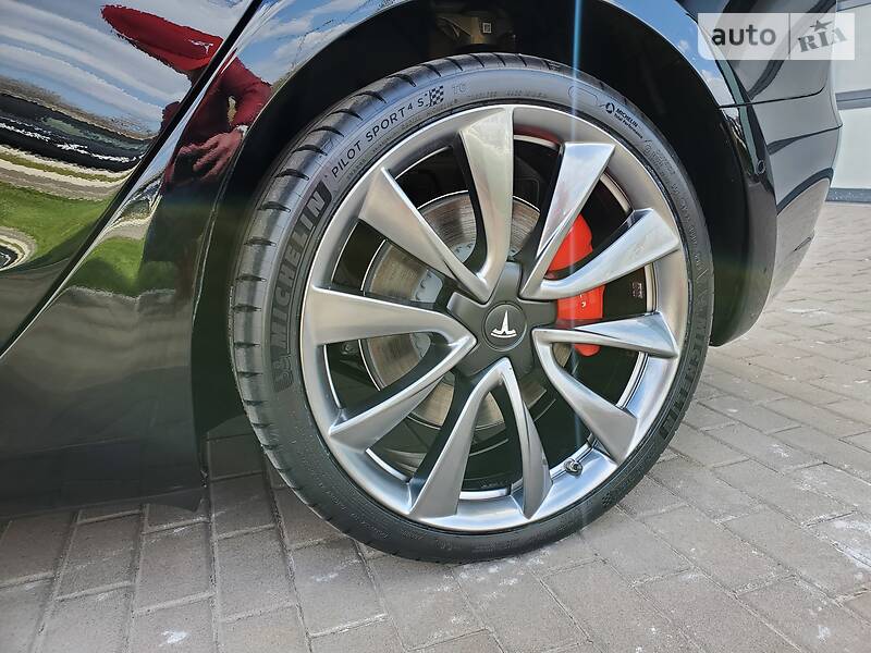 Седан Tesla Model 3 2019 в Києві