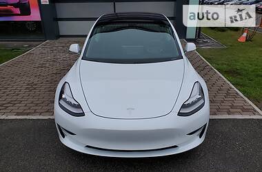 Седан Tesla Model 3 2019 в Киеве