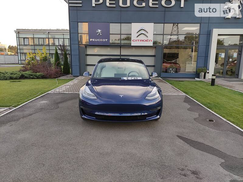 Седан Tesla Model 3 2019 в Києві