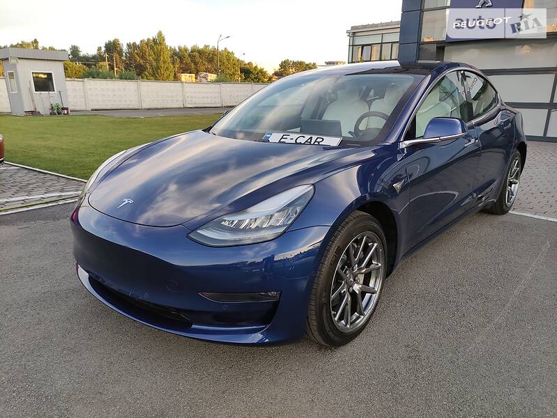 Седан Tesla Model 3 2019 в Києві