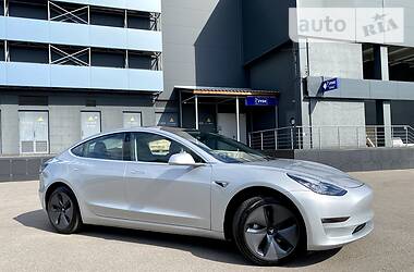 Седан Tesla Model 3 2019 в Киеве