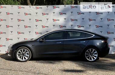 Седан Tesla Model 3 2018 в Киеве