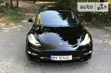 Седан Tesla Model 3 2019 в Хмельницком