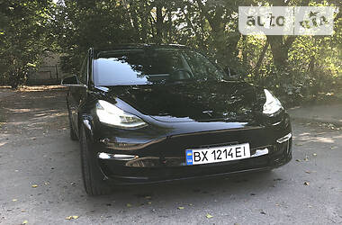 Седан Tesla Model 3 2019 в Хмельницком