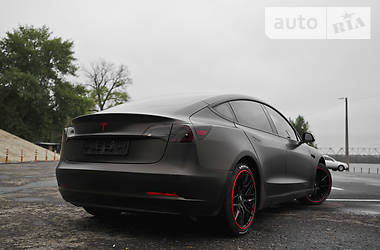 Седан Tesla Model 3 2018 в 