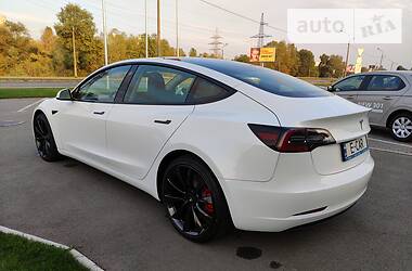 Седан Tesla Model 3 2019 в Киеве