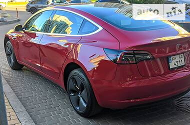 Седан Tesla Model 3 2018 в Києві