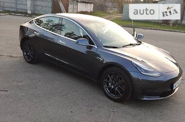 Седан Tesla Model 3 2018 в Днепре