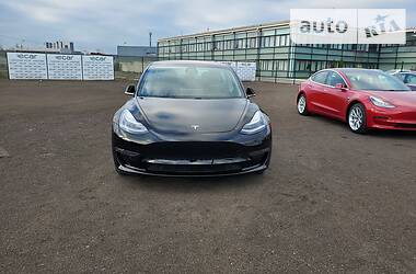 Седан Tesla Model 3 2019 в Києві
