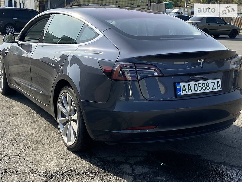 Седан Tesla Model 3 2018 в Киеве