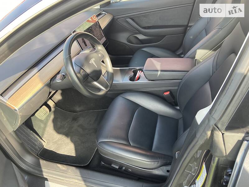 Седан Tesla Model 3 2018 в Киеве