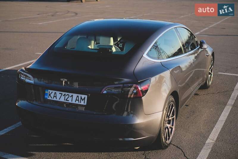 Седан Tesla Model 3 2018 в Киеве фото 7 Седан Tesla Model 3 2018 в Киеве