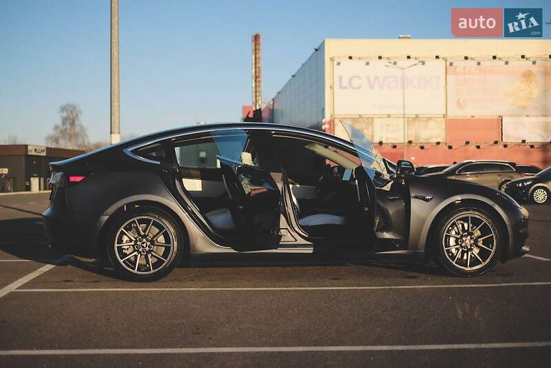 Седан Tesla Model 3 2018 в Киеве фото 23 Седан Tesla Model 3 2018 в Киеве