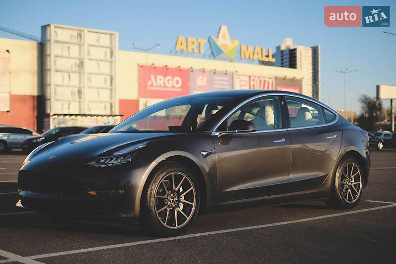 Седан Tesla Model 3 2018 в Киеве фото 31 Седан Tesla Model 3 2018 в Киеве